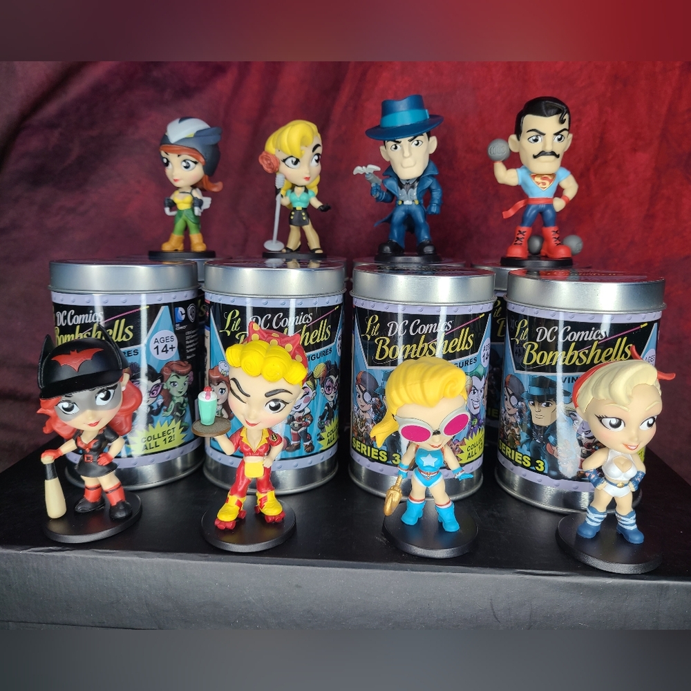 Lil D.C. Bombshells Vinyl figures collectors set